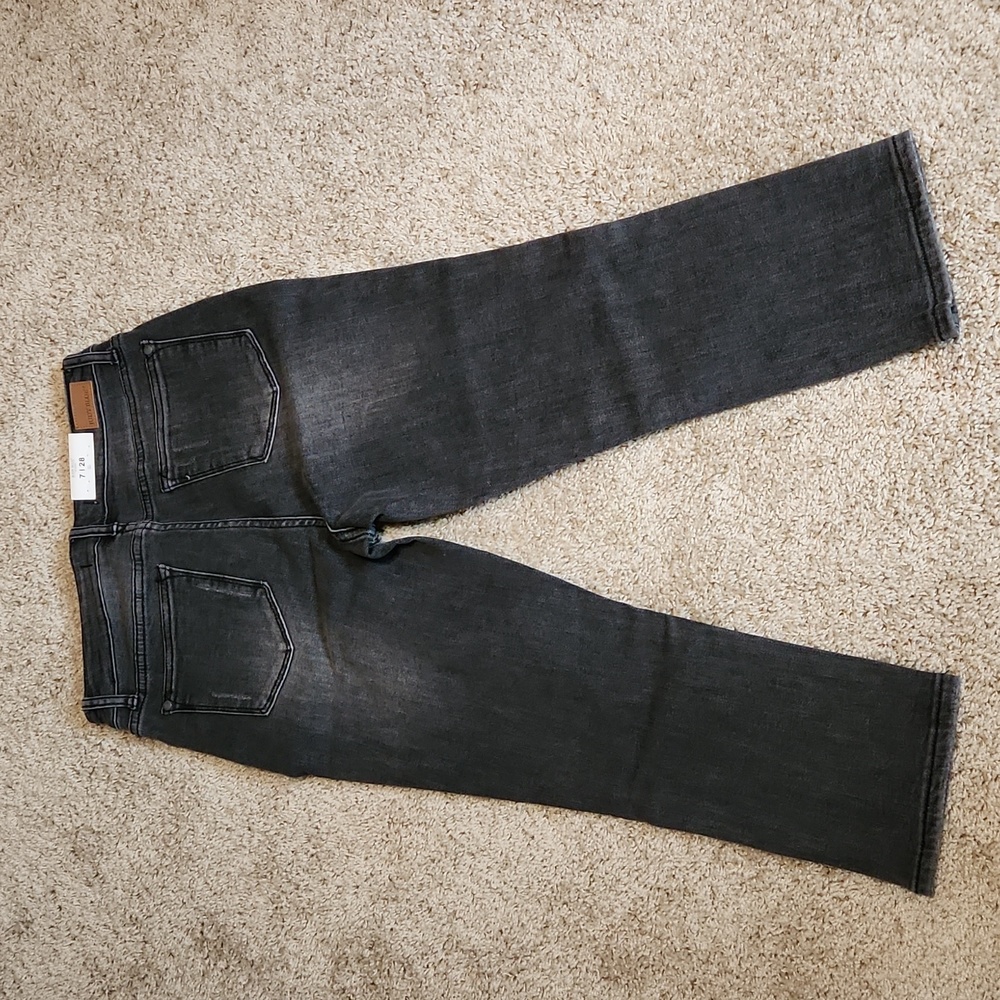 Judy Blue Capri's Size 7/28 - Picture 8 of 10